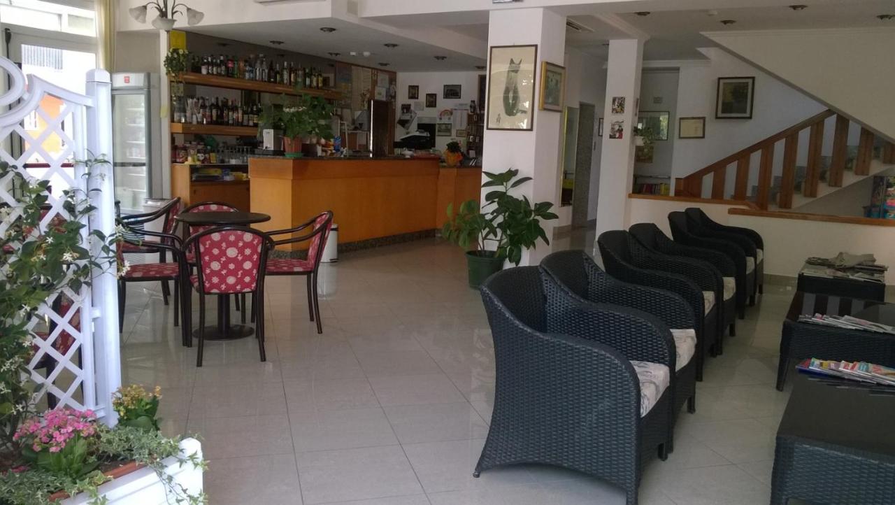 Hotel Liliana リミニ エクステリア 写真