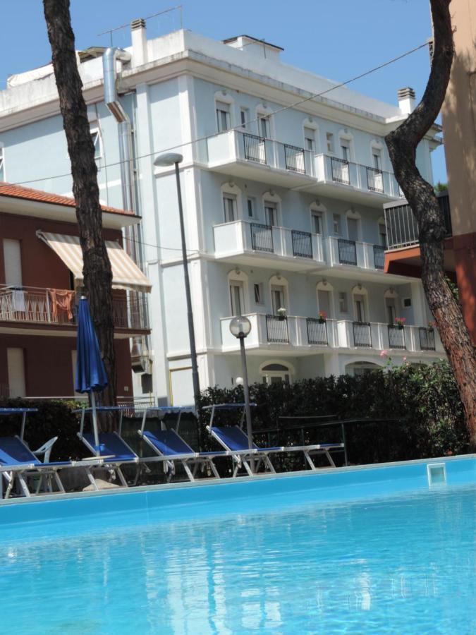 Hotel Liliana リミニ エクステリア 写真