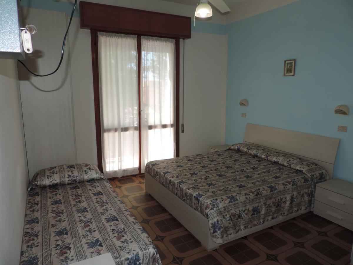 Hotel Liliana リミニ エクステリア 写真