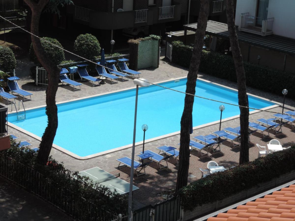Hotel Liliana リミニ エクステリア 写真